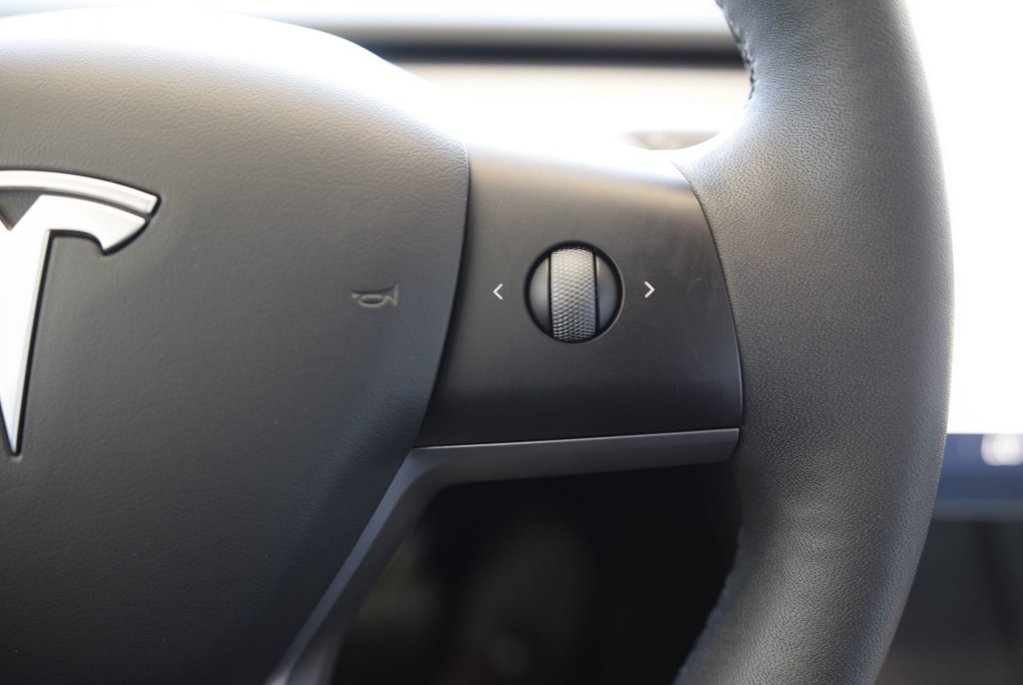 2023 Tesla Model Y LONG RANGE+CUIR BLANC+AWD in Laval, Quebec - 27 - w1024h768px