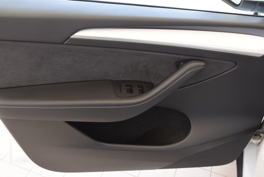 2023 Tesla Model Y LONG RANGE+CUIR BLANC+AWD in Laval, Quebec - 22 - w1024h768px