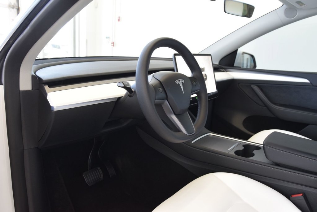2023 Tesla Model Y LONG RANGE+CUIR BLANC+AWD in Laval, Quebec - 10 - w1024h768px