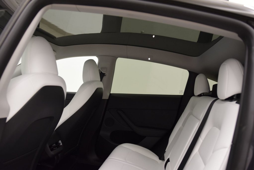 2024 Tesla Model Y SR+CUIR BLANC+LED+BAS KM in Laval, Quebec - 21 - w1024h768px