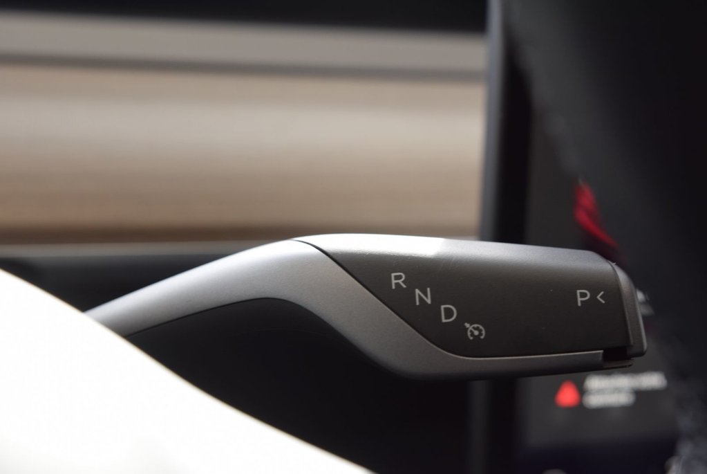 Tesla Model Y LONG RANGE+AWD+HITCH+LED 2024 à Laval, Québec - 26 - w1024h768px