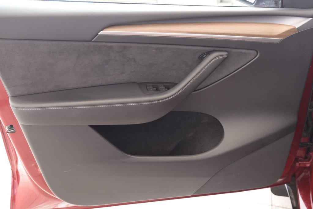 Tesla Model Y LONG RANGE+AWD+HITCH+LED 2024 à Laval, Québec - 18 - w1024h768px