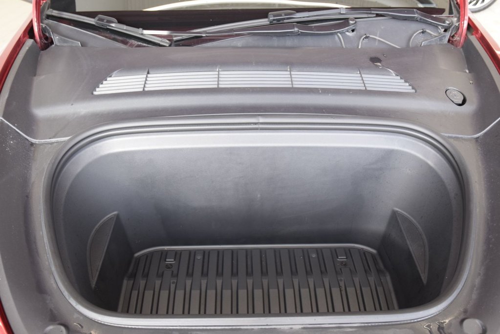 Tesla Model Y LONG RANGE+AWD+HITCH+LED 2024 à Laval, Québec - 15 - w1024h768px