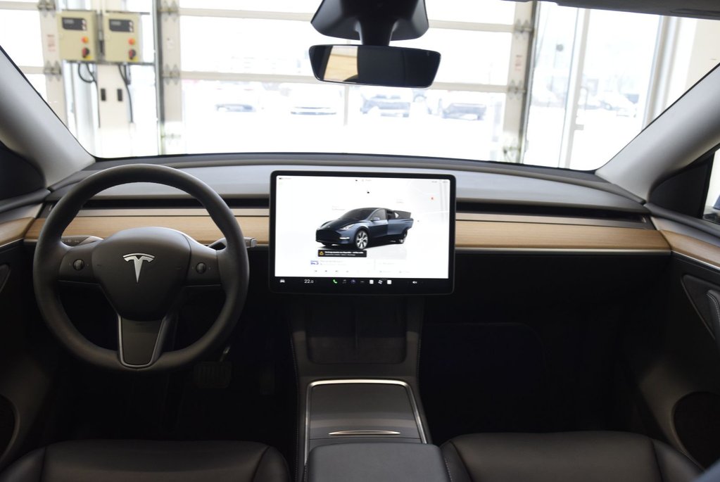 2024 Tesla Model Y CUIR+TOIT PANO+LED+CAMERA in Laval, Quebec - 21 - w1024h768px