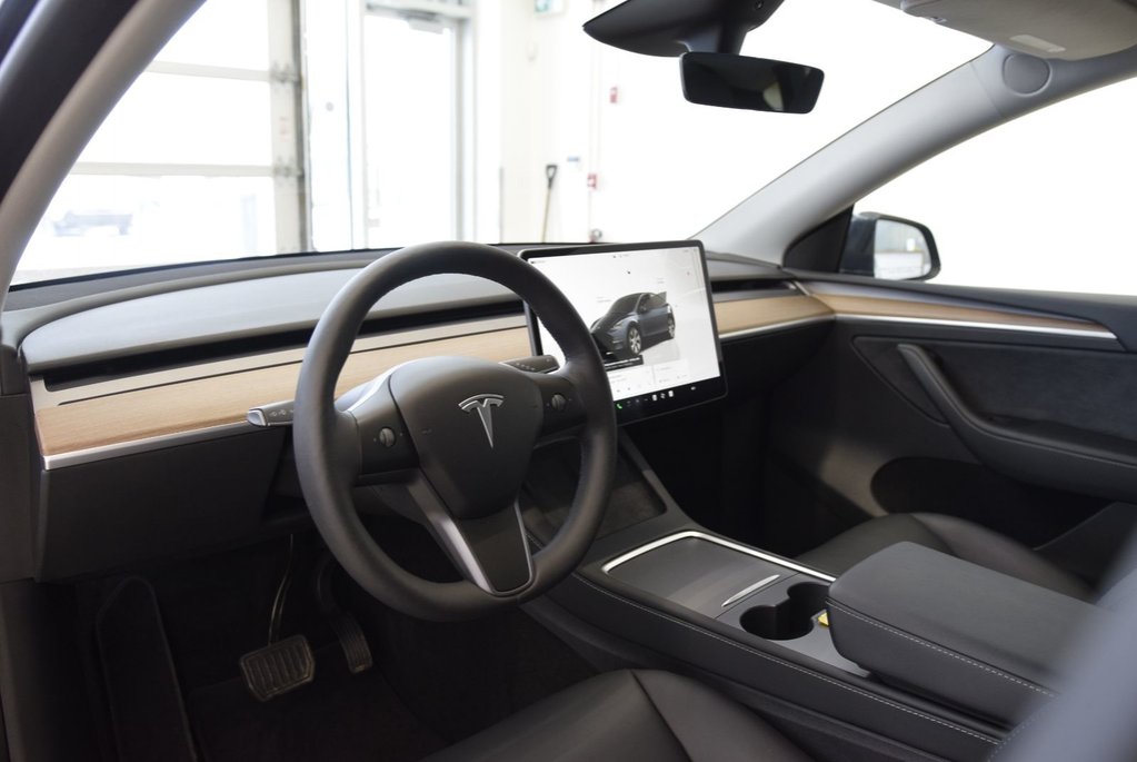 2024 Tesla Model Y CUIR+TOIT PANO+LED+CAMERA in Laval, Quebec - 9 - w1024h768px