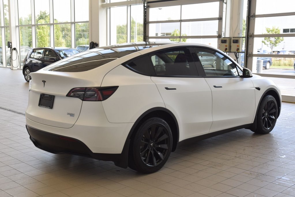 Tesla Model Y SR+MAG NOIR+LED+CAMERA 2024 à Laval, Québec - 12 - w1024h768px