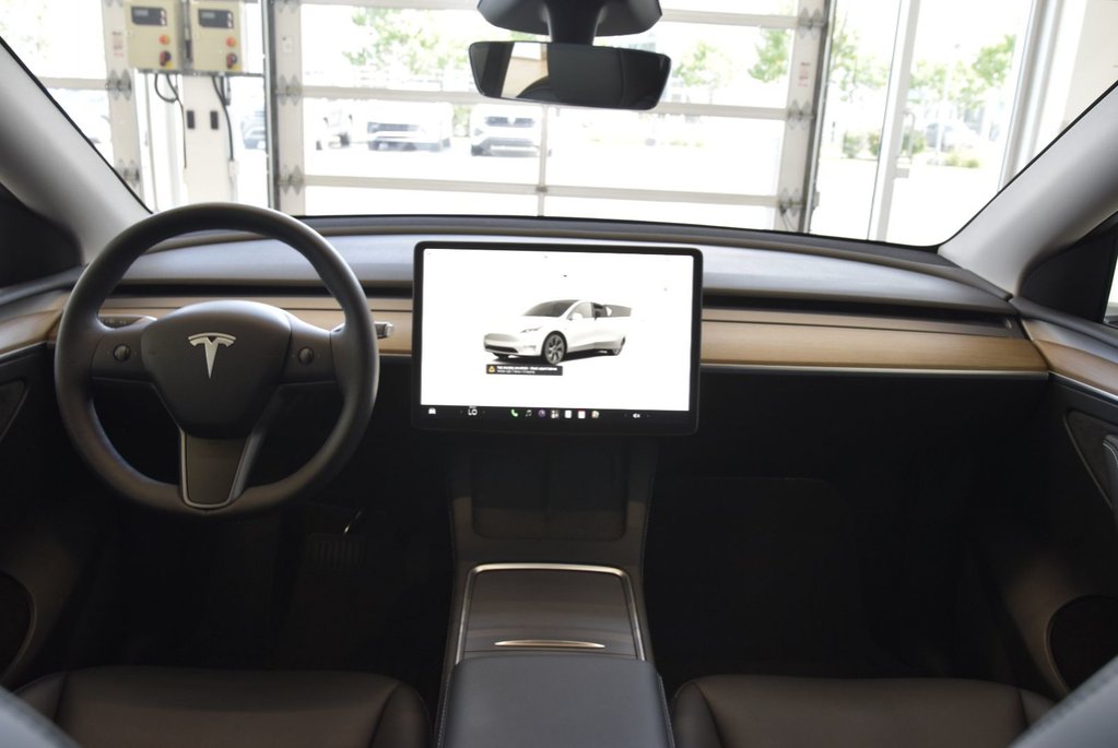 Tesla Model Y SR+MAG NOIR+LED+CAMERA 2024 à Laval, Québec - 21 - w1024h768px