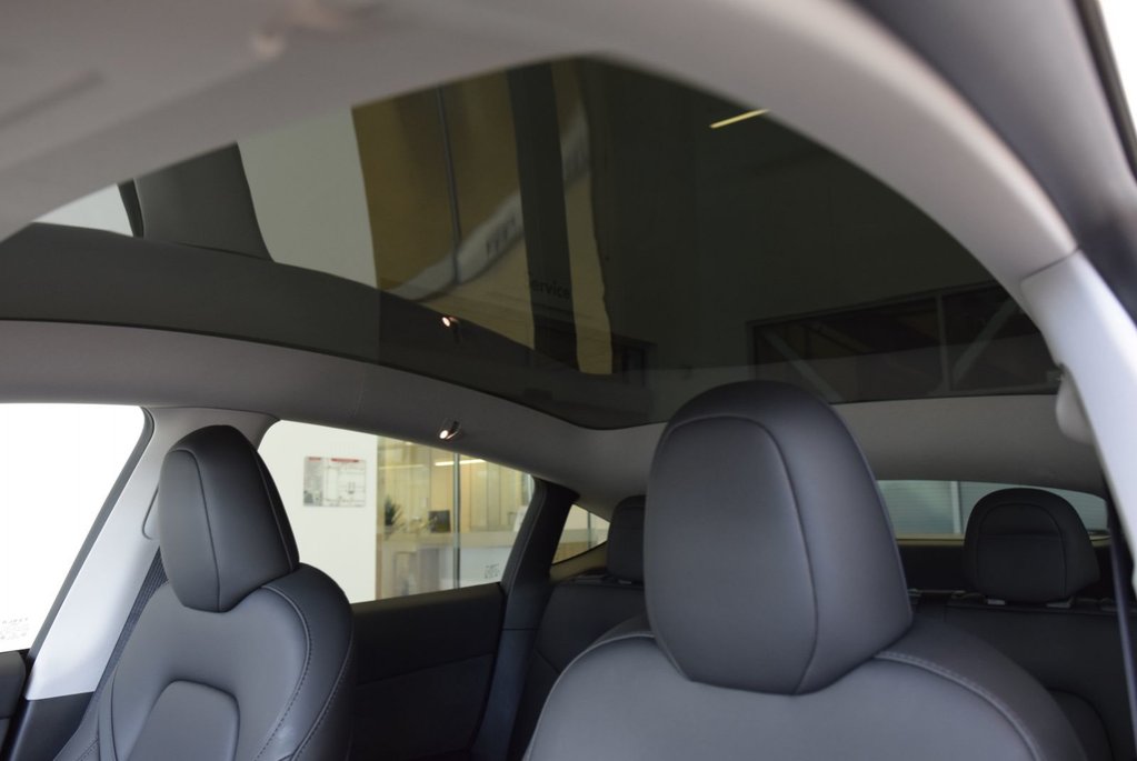 Tesla Model Y SR+MAG NOIR+LED+CAMERA 2024 à Laval, Québec - 8 - w1024h768px