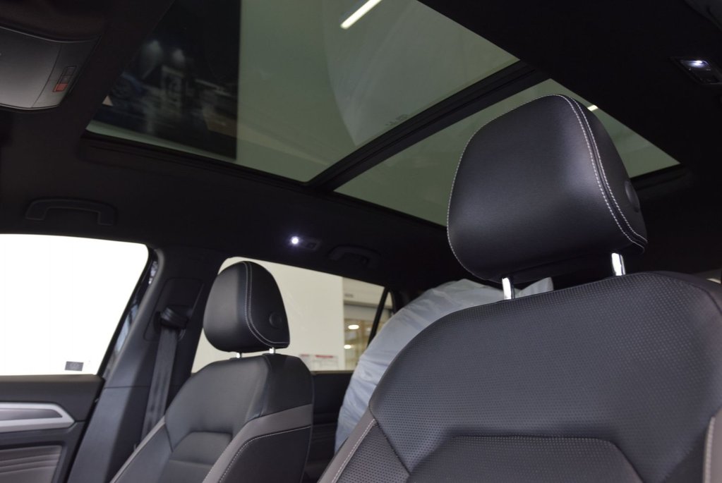 Volkswagen Atlas Cross Sport HIGHLINE+BLACK PACKAGE+LED 2022 à Laval, Québec - 5 - w1024h768px