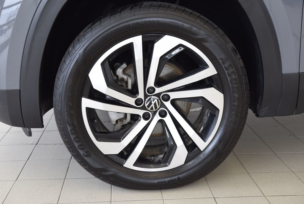 2023 Volkswagen Atlas Cross Sport HIGHLINE+CUIR+TOIT+V6+WOW in Laval, Quebec - 8 - w1024h768px