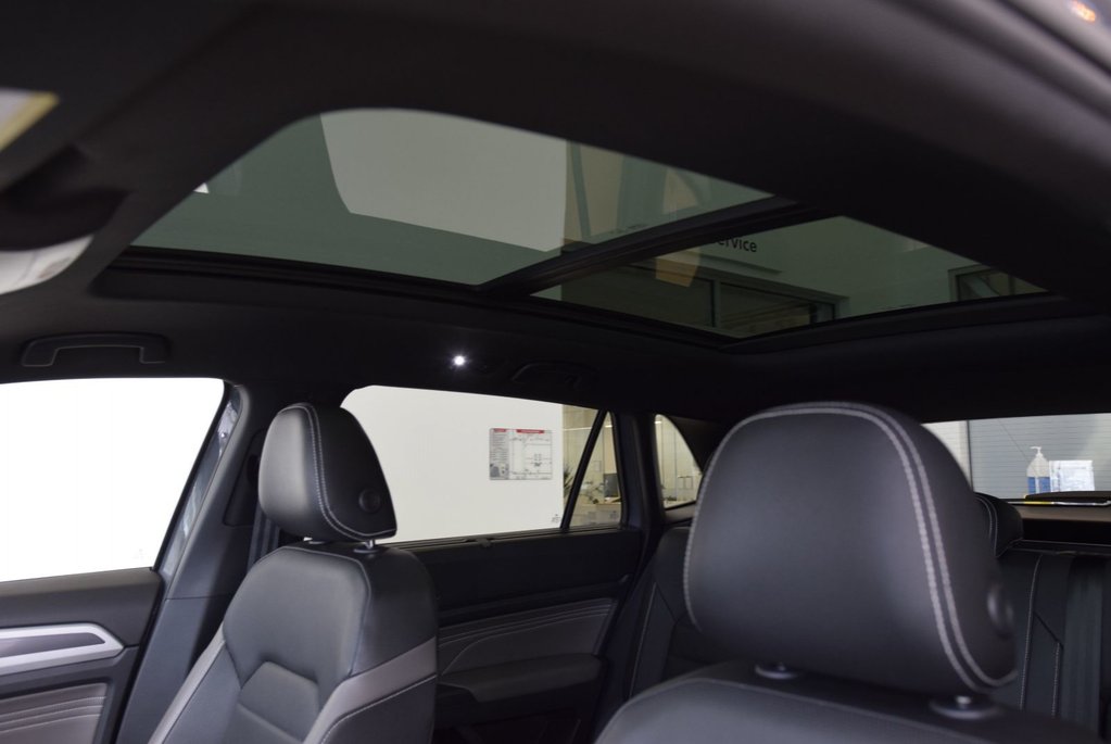 2023 Volkswagen Atlas Cross Sport HIGHLINE+CUIR+TOIT+V6+WOW in Laval, Quebec - 9 - w1024h768px