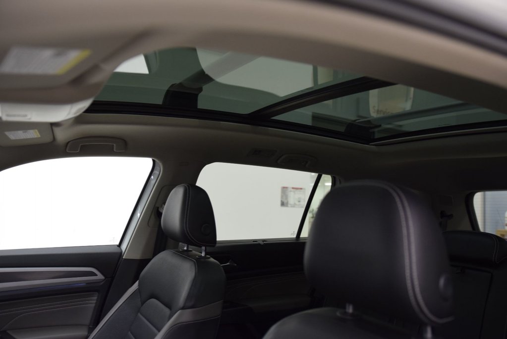 2022 Volkswagen Atlas EXECLINE+CUIR+TOIT+7 PASS in Laval, Quebec - 8 - w1024h768px