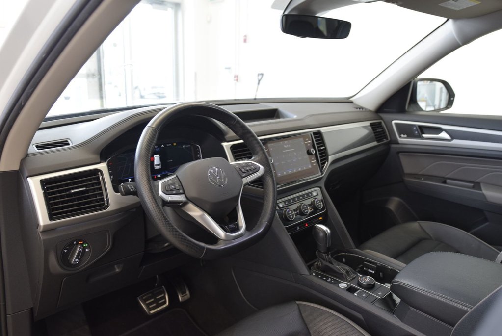 Volkswagen Atlas HIGHLINE+BLACK PACKAGE+V6 2022 à Laval, Québec - 17 - w1024h768px
