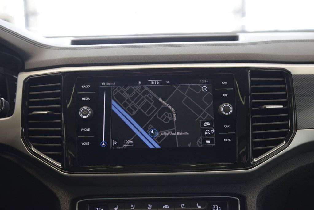 Volkswagen Atlas HIGHLINE+BLACK PACKAGE+V6 2022 à Laval, Québec - 24 - w1024h768px