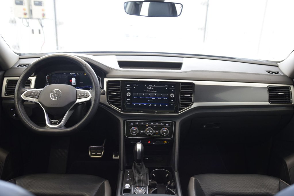 Volkswagen Atlas HIGHLINE+BLACK PACKAGE+V6 2022 à Laval, Québec - 14 - w1024h768px