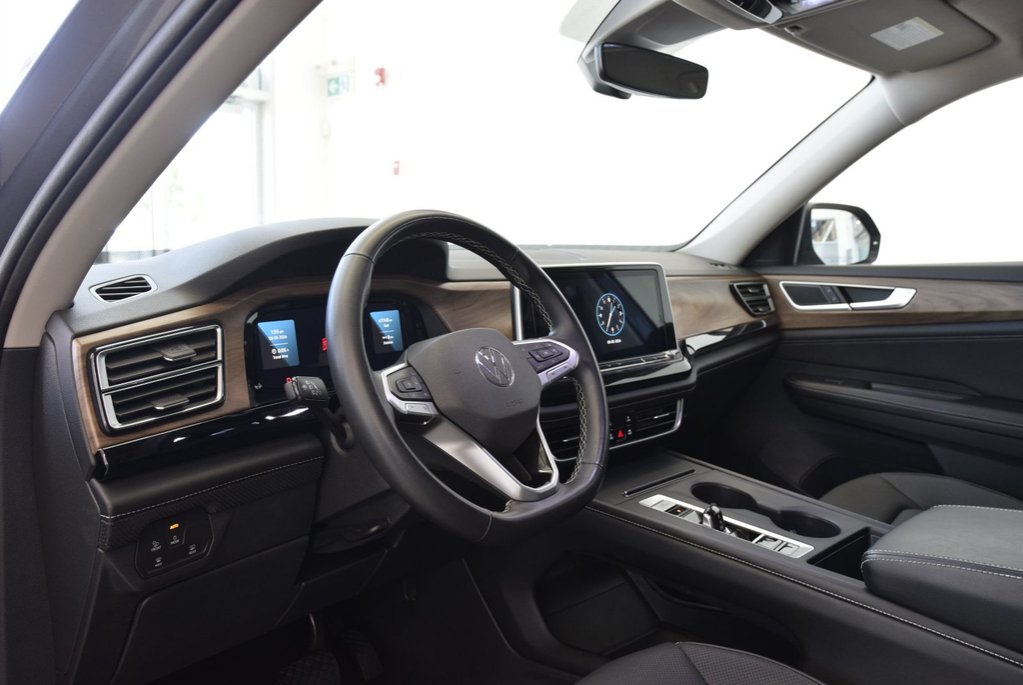 2024 Volkswagen Atlas COMFORTLINE+AWD+CUIR+LED in Laval, Quebec - 8 - w1024h768px