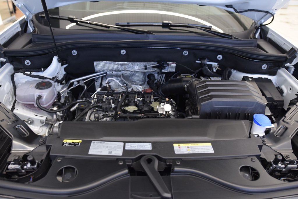 2025 Volkswagen Atlas Peak Edition+TOIT PANO+LED+ in Laval, Quebec - 17 - w1024h768px