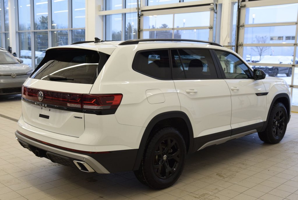 2025 Volkswagen Atlas Peak Edition+TOIT PANO+LED+ in Laval, Quebec - 13 - w1024h768px