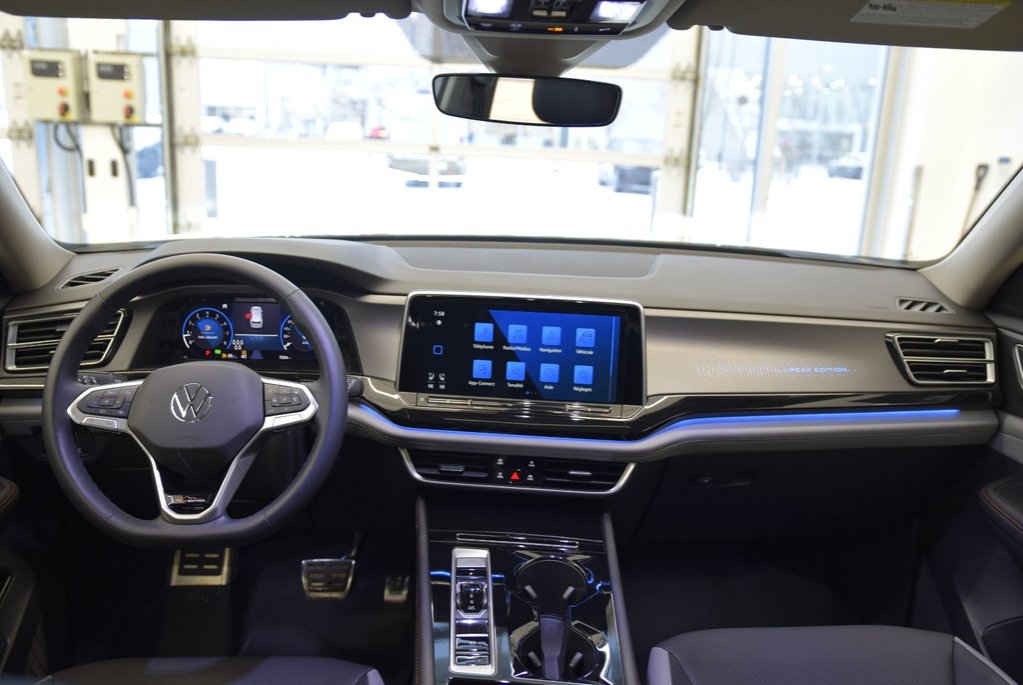 2025 Volkswagen Atlas Peak Edition+TOIT PANO+LED+ in Laval, Quebec - 25 - w1024h768px