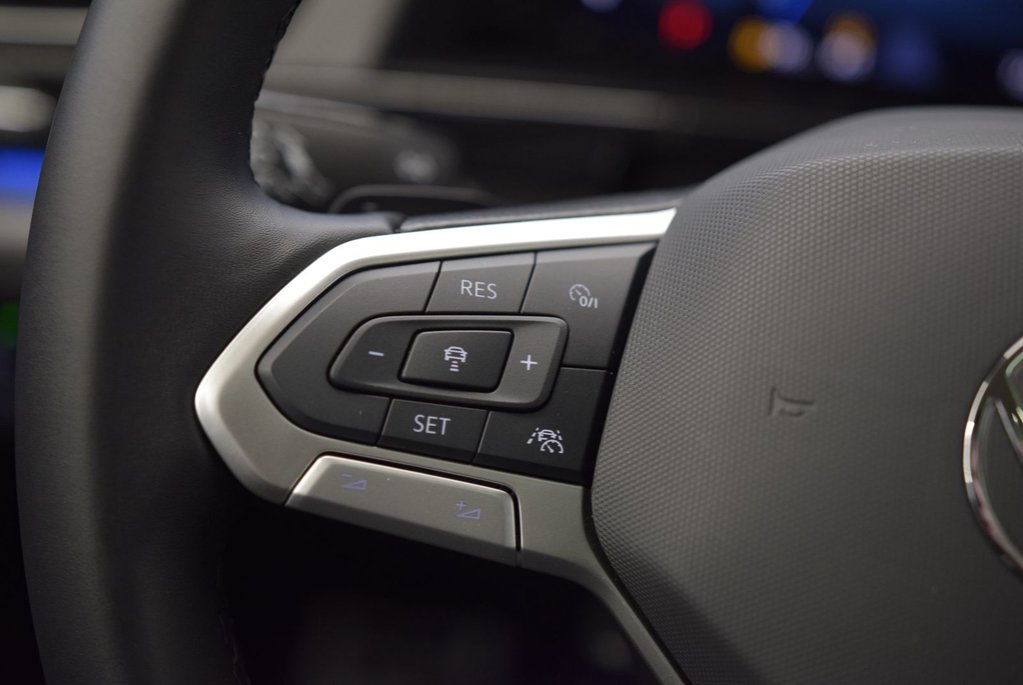 2025 Volkswagen Atlas Peak Edition+TOIT PANO+LED+ in Laval, Quebec - 27 - w1024h768px