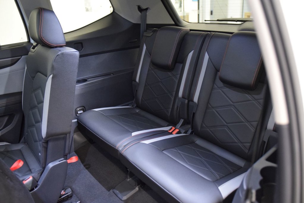 2025 Volkswagen Atlas Peak Edition+TOIT PANO+LED+ in Laval, Quebec - 24 - w1024h768px