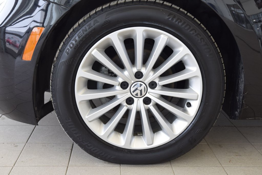 Volkswagen Beetle Convertible Wolfsburg Edition+TOIT BRUN+ 2019 à Laval, Québec - 8 - w1024h768px