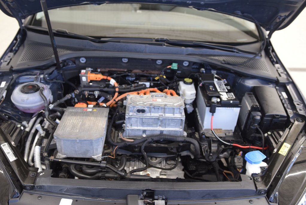 2018 Volkswagen e-Golf TECK PACK+DRIVER ASSISTANCE in Laval, Quebec - 16 - w1024h768px