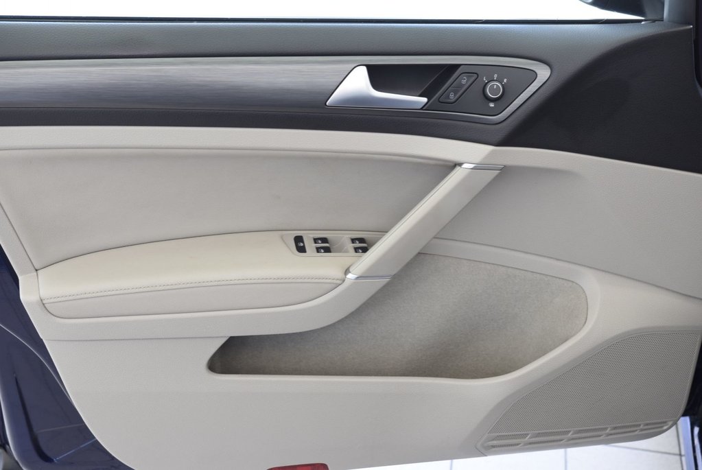 2019 Volkswagen E-Golf LED+CUIR+CAMERA+100% ELECTRIQUE in Laval, Quebec - 14 - w1024h768px