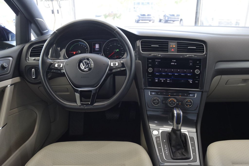 2019 Volkswagen E-Golf LED+CUIR+CAMERA+100% ELECTRIQUE in Laval, Quebec - 18 - w1024h768px