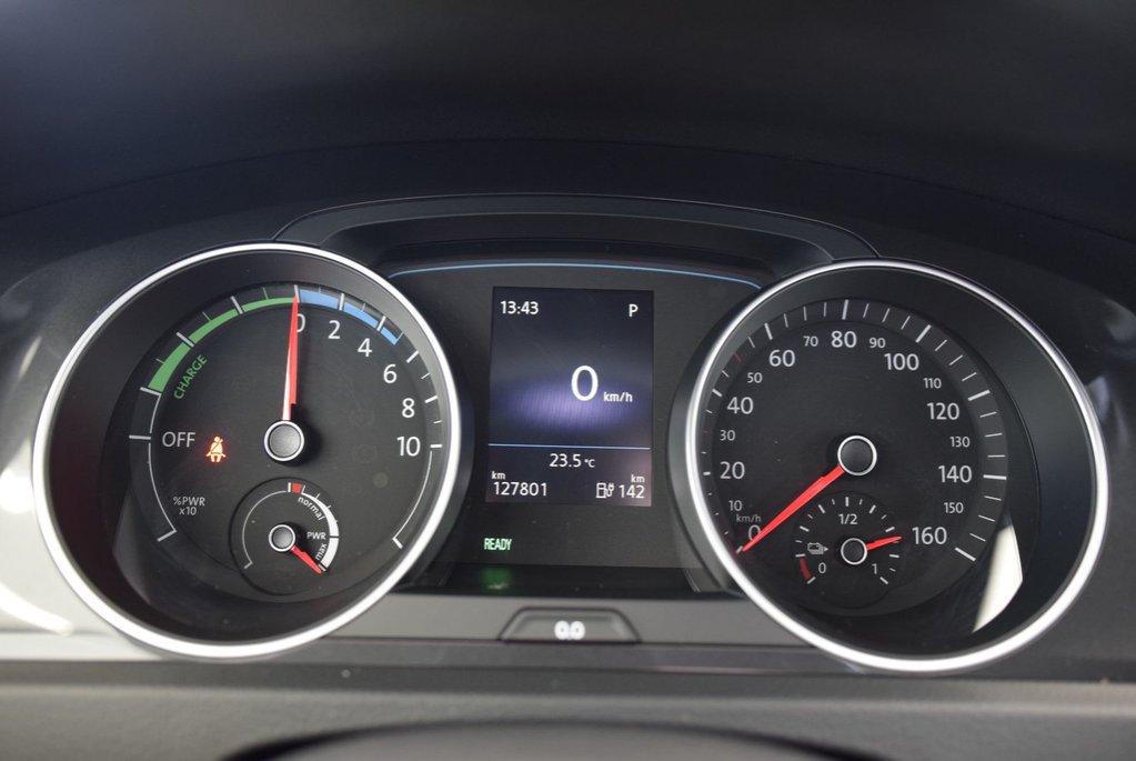 2019 Volkswagen E-Golf LED+CUIR+CAMERA+100% ELECTRIQUE in Laval, Quebec - 21 - w1024h768px