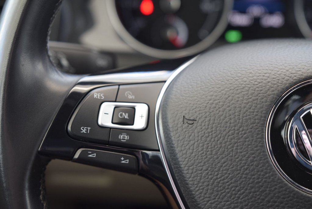 2019 Volkswagen E-Golf LED+CUIR+CAMERA+100% ELECTRIQUE in Laval, Quebec - 19 - w1024h768px