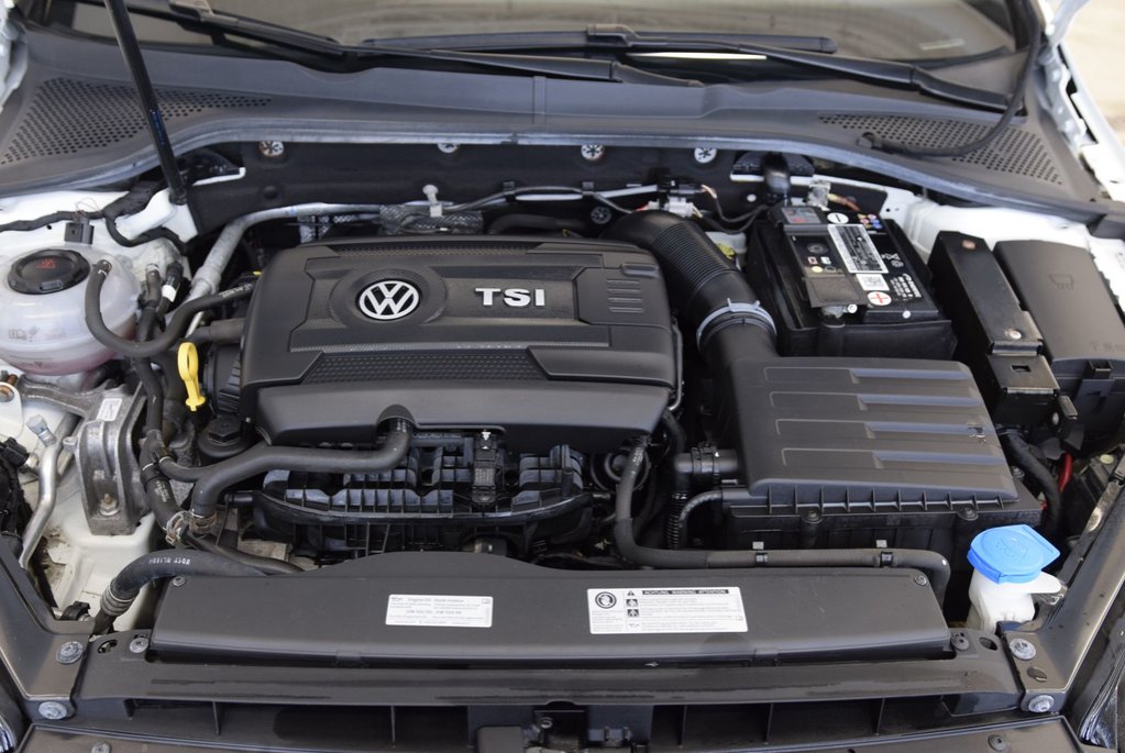 Volkswagen Golf GTI 228HP+CAMERA+BAS KM+MANUELLE 2018 à Laval, Québec - 17 - w1024h768px