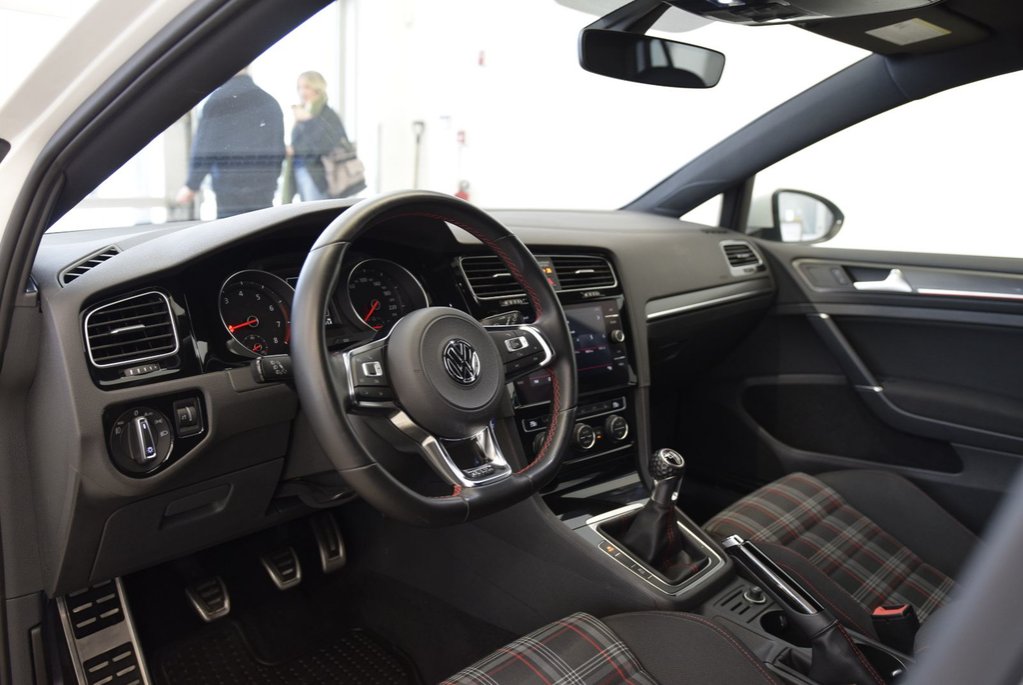 Volkswagen Golf GTI 228HP+CAMERA+BAS KM+MANUELLE 2018 à Laval, Québec - 7 - w1024h768px