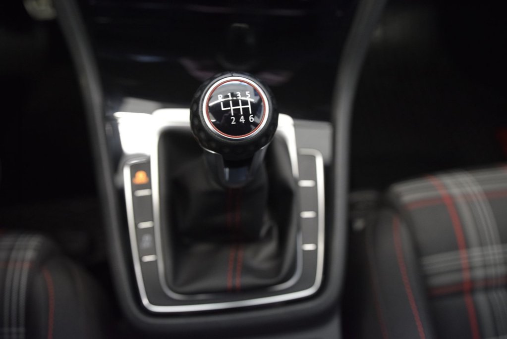 Volkswagen Golf GTI 228HP+CAMERA+BAS KM+MANUELLE 2018 à Laval, Québec - 25 - w1024h768px