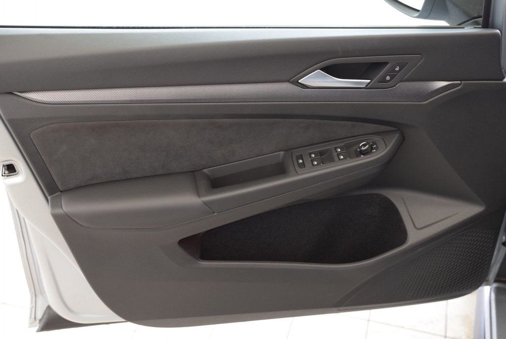 Volkswagen Golf GTI AUTOBAHN+ARTVELOUR+HARMAN 2025 à Laval, Québec - 18 - w1024h768px