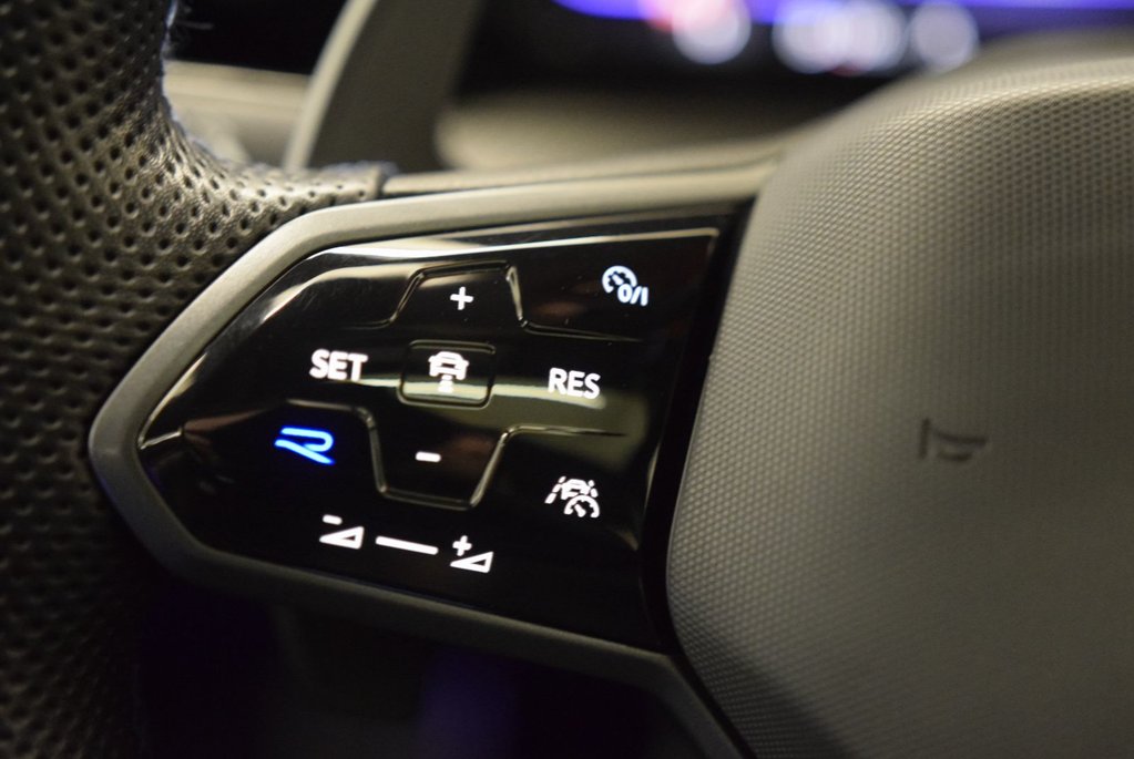 Volkswagen Golf R DSG+TOIT PANO+8 PNEUS 8 MAG 2024 à Laval, Québec - 26 - w1024h768px