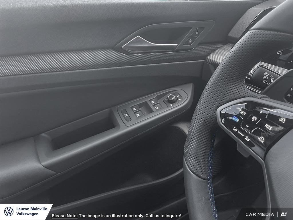 2025 Volkswagen Golf R in Laval, Quebec - 16 - w1024h768px