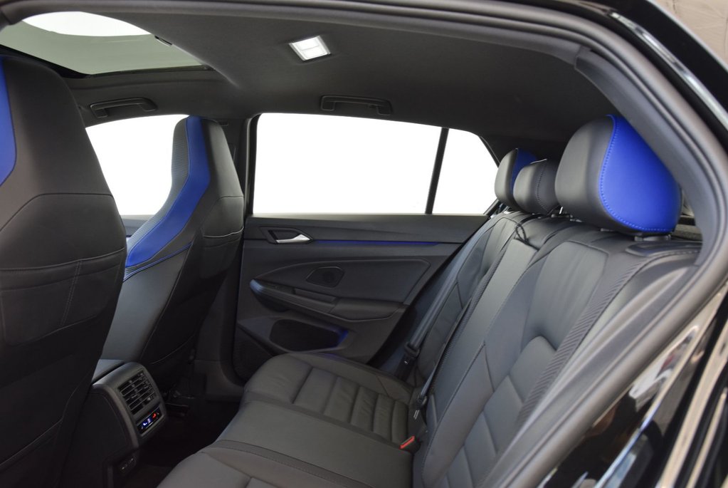 2025 Volkswagen Golf R TOIT PANO+AKRAPOVIC+AWD+ in Laval, Quebec - 22 - w1024h768px