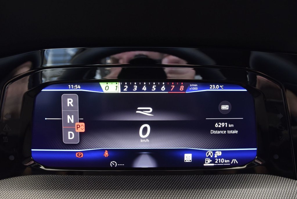 2025 Volkswagen Golf R TOIT PANO+AKRAPOVIC+AWD+ in Laval, Quebec - 28 - w1024h768px