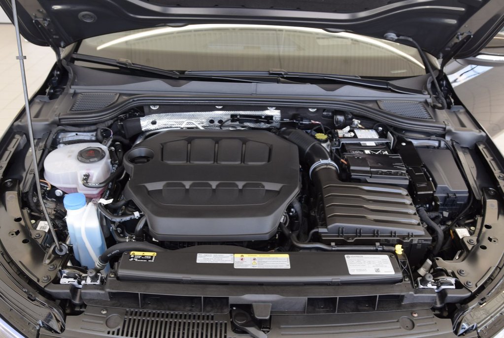 2025 Volkswagen Golf R TOIT PANO+AKRAPOVIC+AWD+ in Laval, Quebec - 16 - w1024h768px