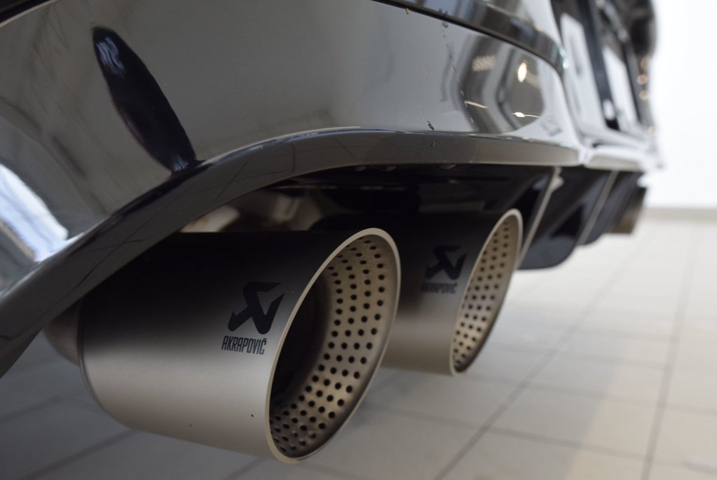 Volkswagen Golf R BLACK EDITION+AKRAPOVIC+ 2025 à Laval, Québec - 13 - w1024h768px