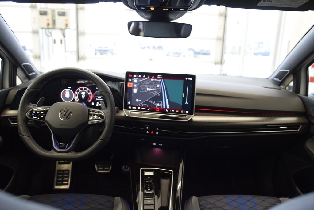 2025 Volkswagen Golf R BLACK PACKAGE+AKRAPOVIC in Laval, Quebec - 24 - w1024h768px