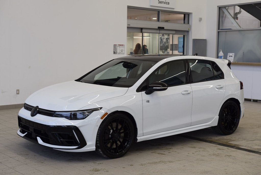 2025 Volkswagen Golf R BLACK PACKAGE+AKRAPOVIC in Laval, Quebec - 12 - w1024h768px
