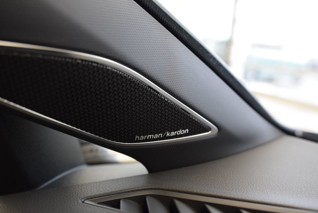 2025 Volkswagen Golf R BLACK PACKAGE+AKRAPOVIC in Laval, Quebec - 9 - w1024h768px