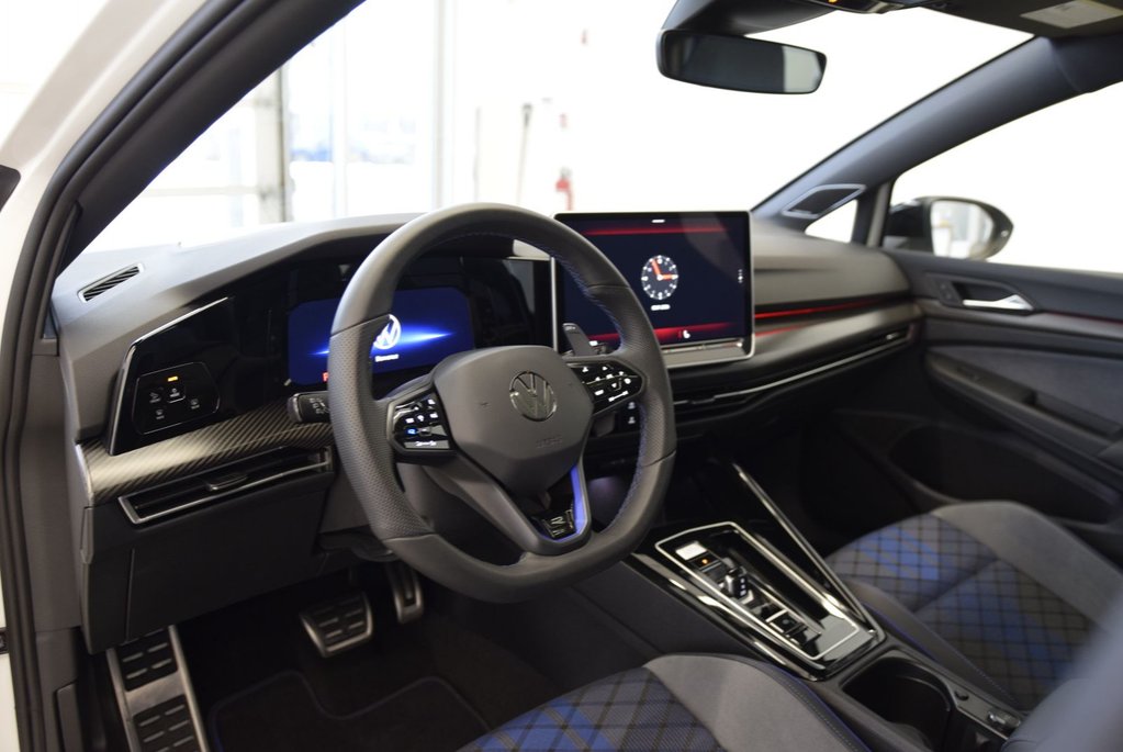 2025 Volkswagen Golf R BLACK PACKAGE+AKRAPOVIC in Laval, Quebec - 10 - w1024h768px
