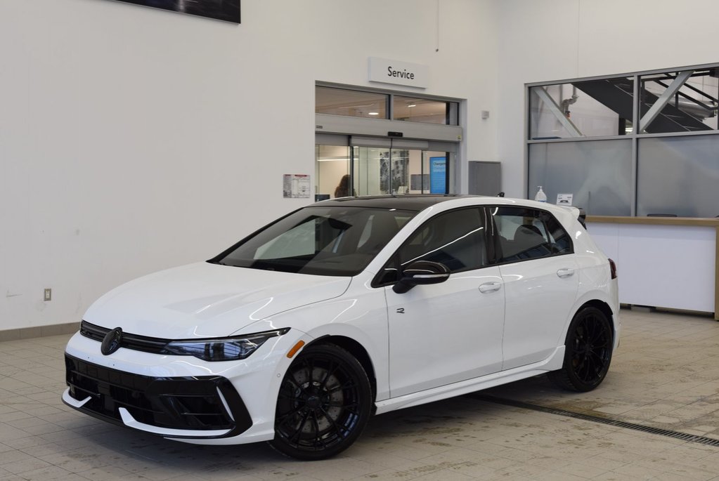 2025 Volkswagen Golf R BLACK PACKAGE+AKRAPOVIC in Laval, Quebec - 1 - w1024h768px