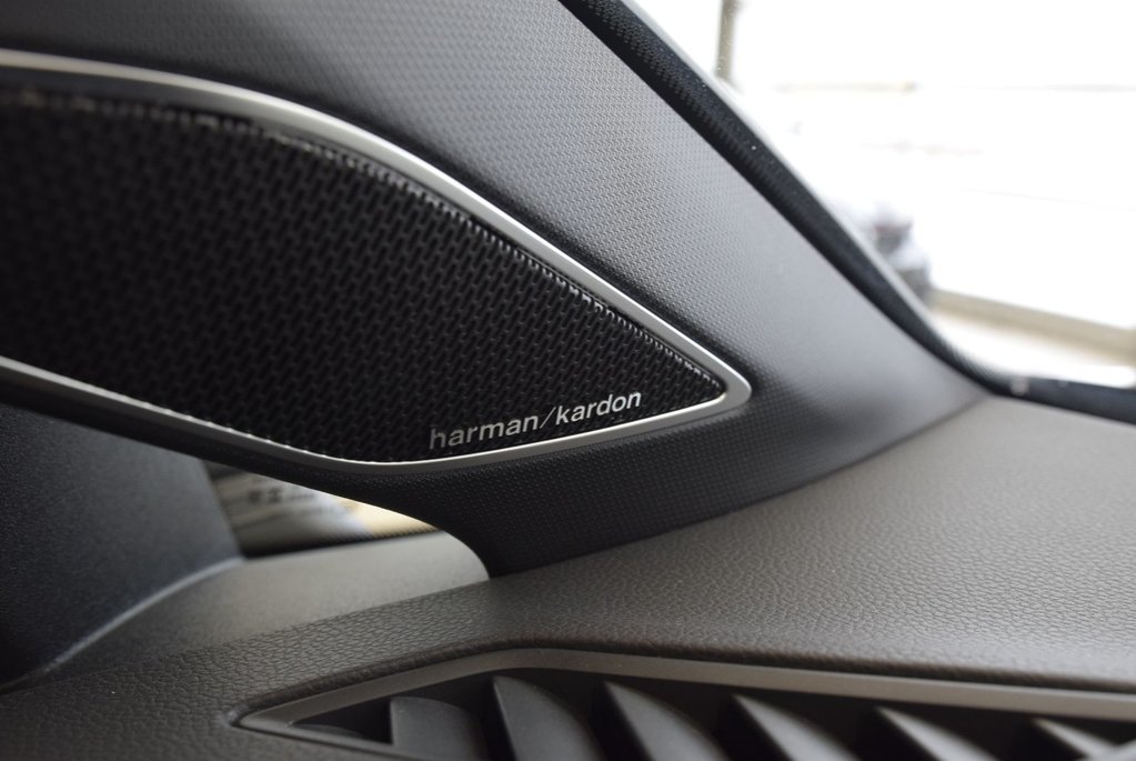 Volkswagen Golf R BLACK EDITION+AKKRAPOVIC 2025 à Laval, Québec - 26 - w1024h768px