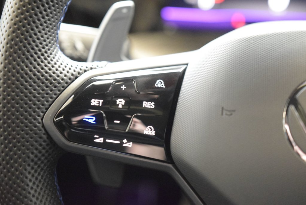 Volkswagen Golf R BLACK EDITION+AKKRAPOVIC 2025 à Laval, Québec - 27 - w1024h768px