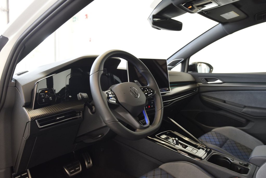 2025 Volkswagen Golf R BLACK EDITION+AKKRAPOVIC in Laval, Quebec - 9 - w1024h768px
