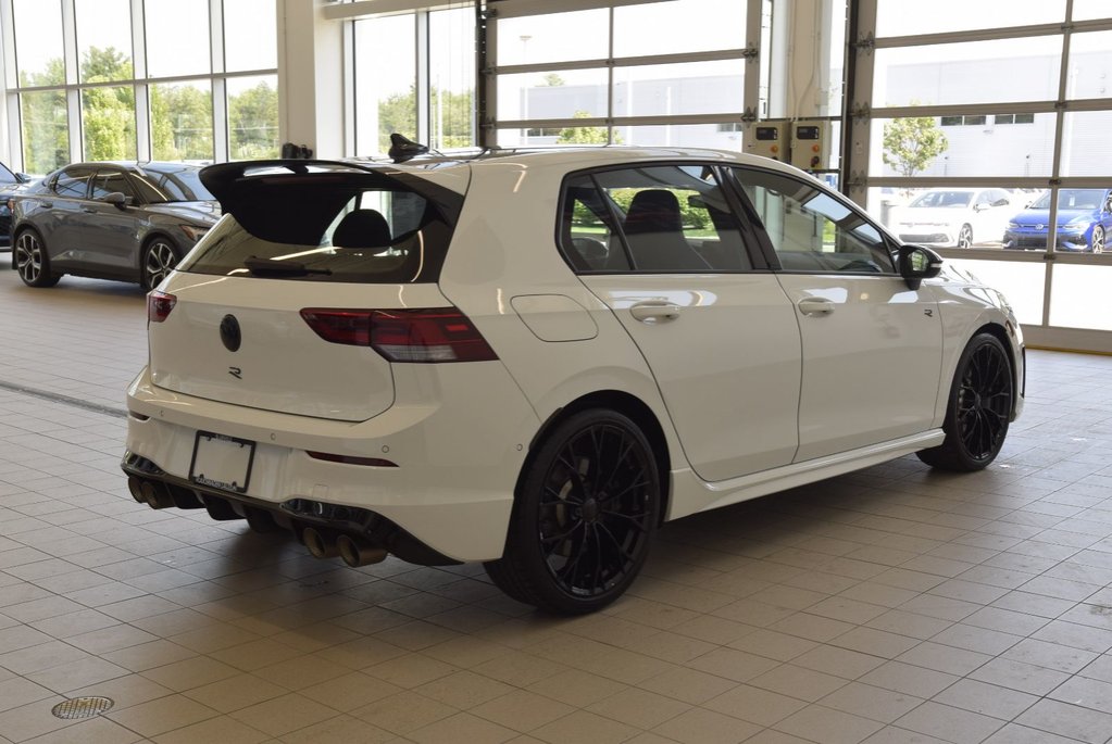 2025 Volkswagen Golf R BLACK EDITION+AKKRAPOVIC in Laval, Quebec - 14 - w1024h768px